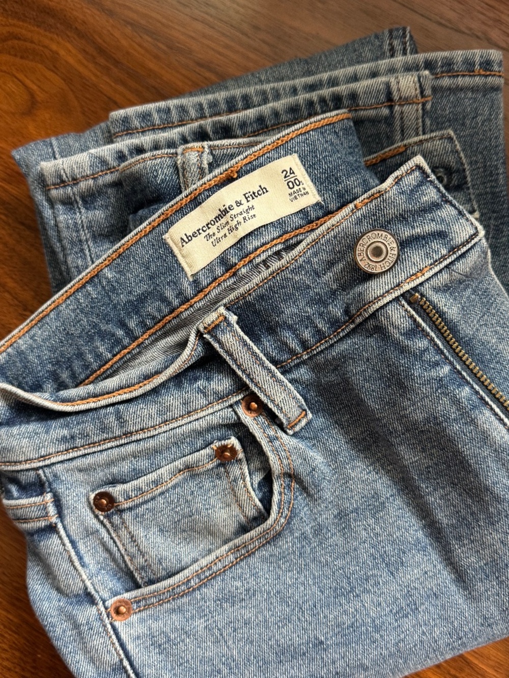 Abercrombie & Fitch Slim Straight Ultra High Rise Jeans - 24S